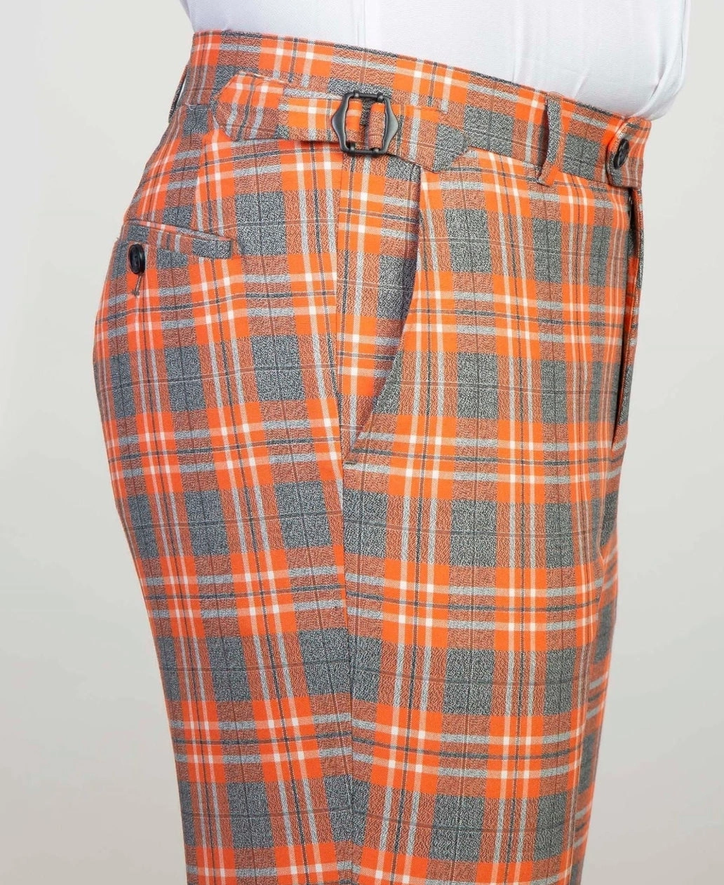 Tre pezzi Beverly: Eleganza senza tempo per un look impeccabile, perfetto per ogni occasione.