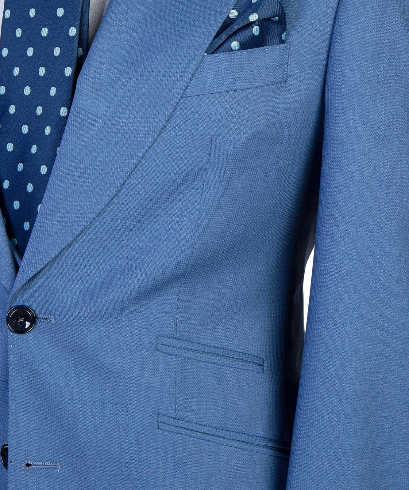 Completo blu affascinante: tre pezzi per un business di successo, stile italiano, eleganza garantita.